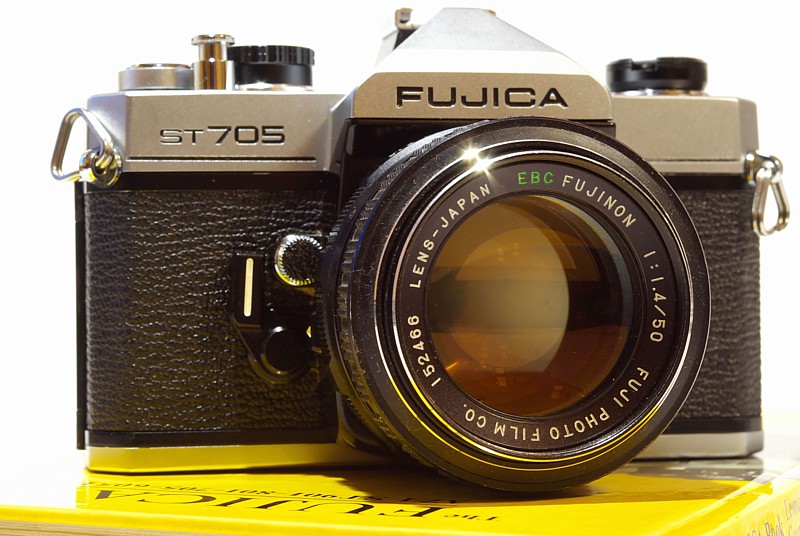 Fujica st705